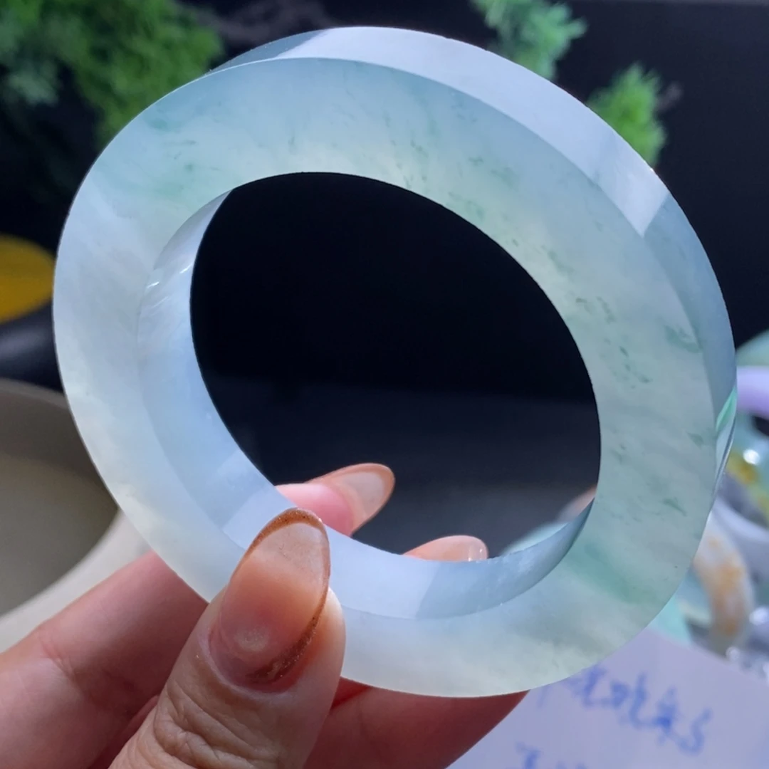 橙***妈定制翡翠未镶嵌翡翠手镯