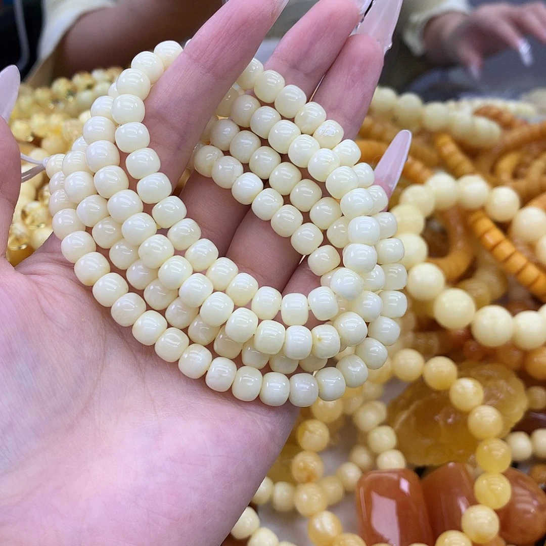 蜜蜡未镶嵌珠宝奇石