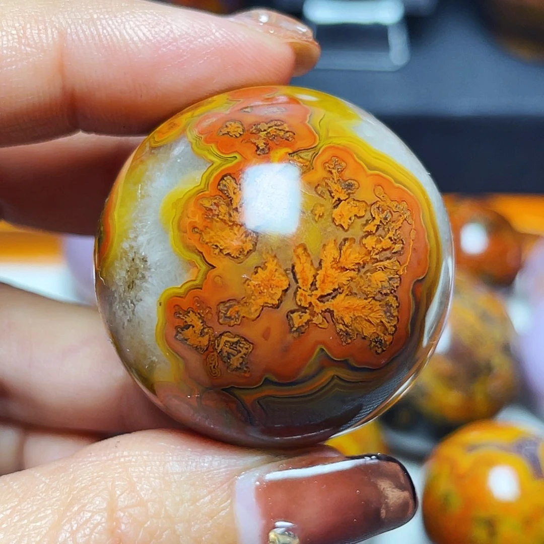 未镶嵌颈饰玛瑙/玉髓秋**语