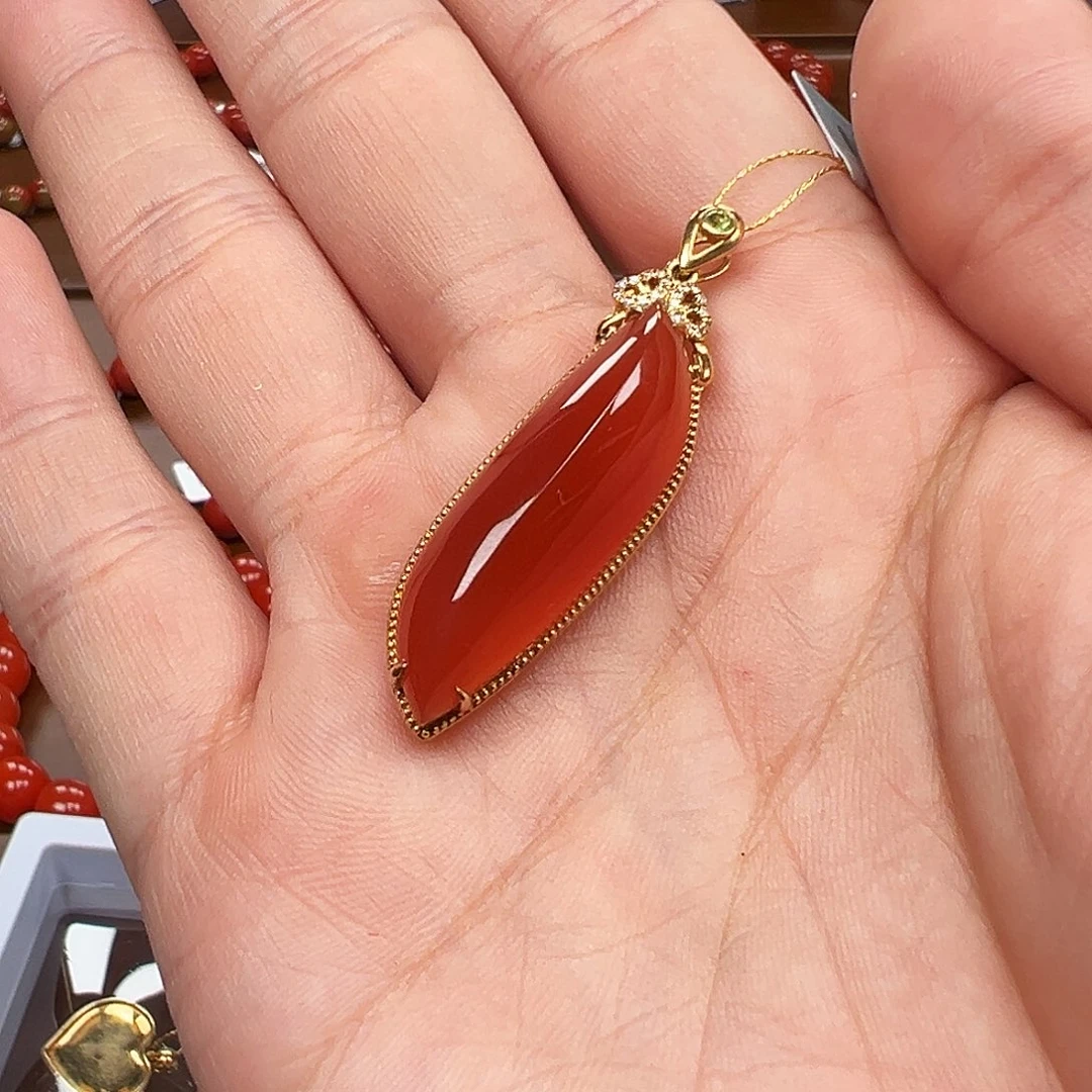 南红玛瑙18K金镶嵌手链