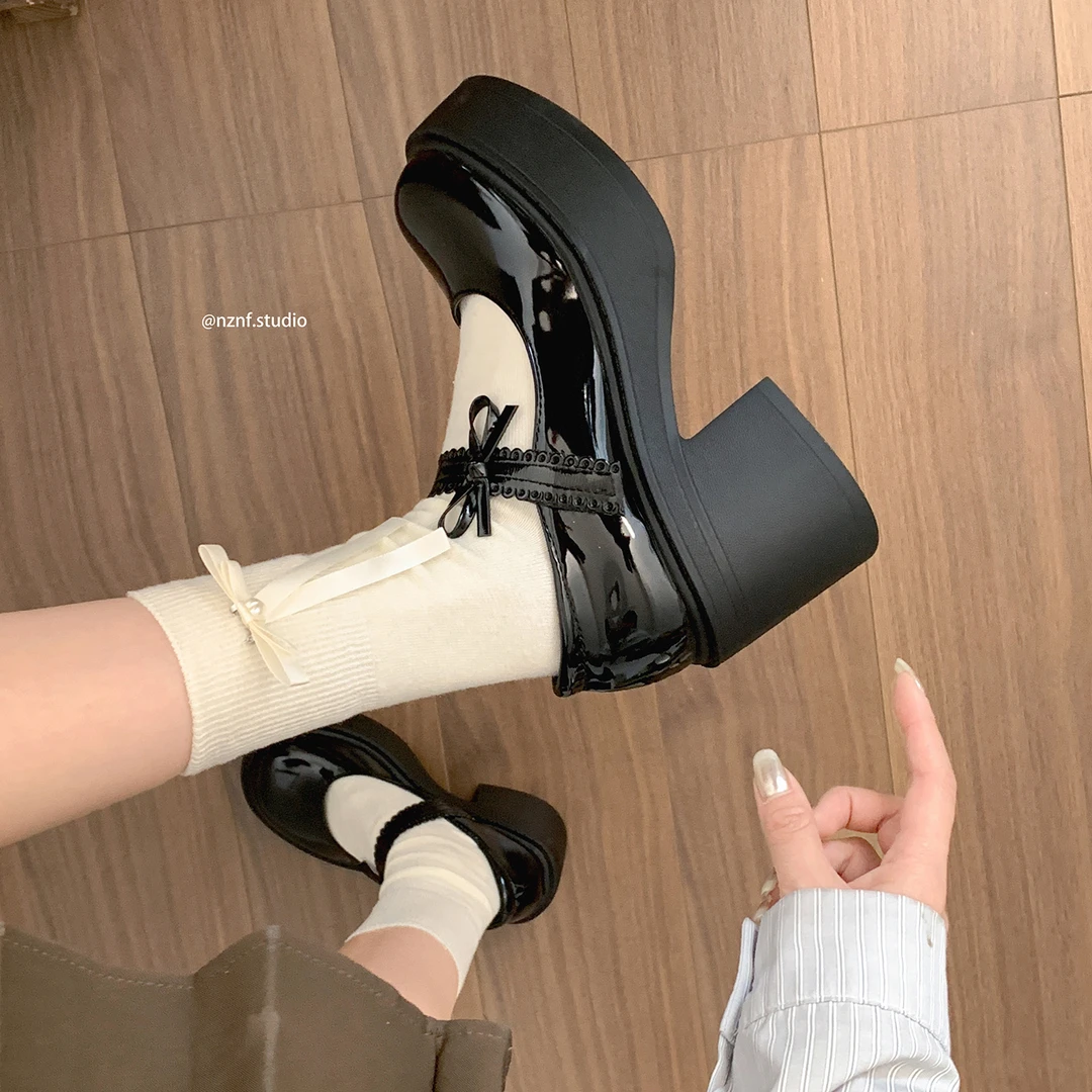 复古黑色英伦风粗高跟小皮鞋女2025新款配裙子百搭法式玛丽珍单鞋