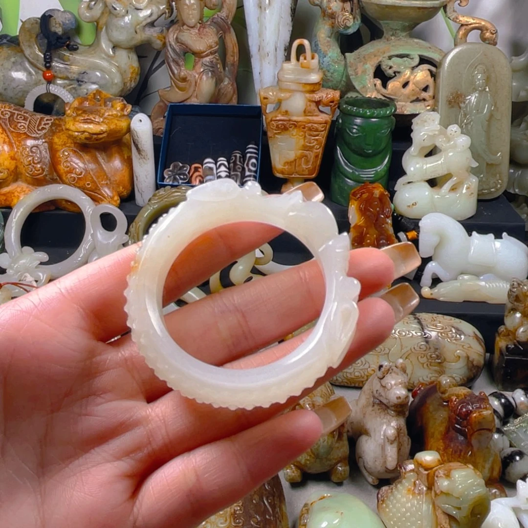 和田玉挂件未镶嵌江**人