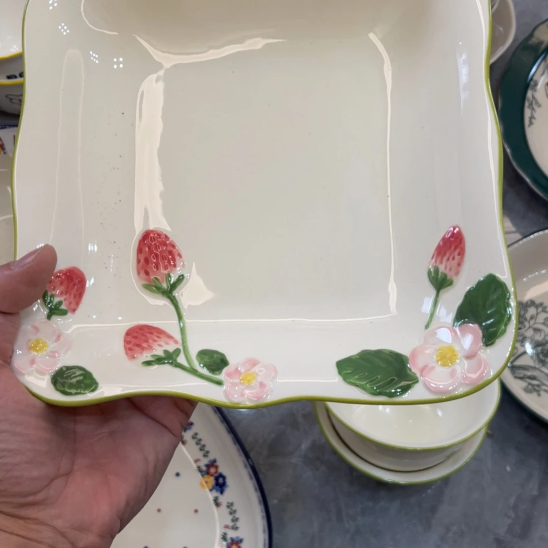 陶瓷微瑕餐具介意勿拍，满18飞！