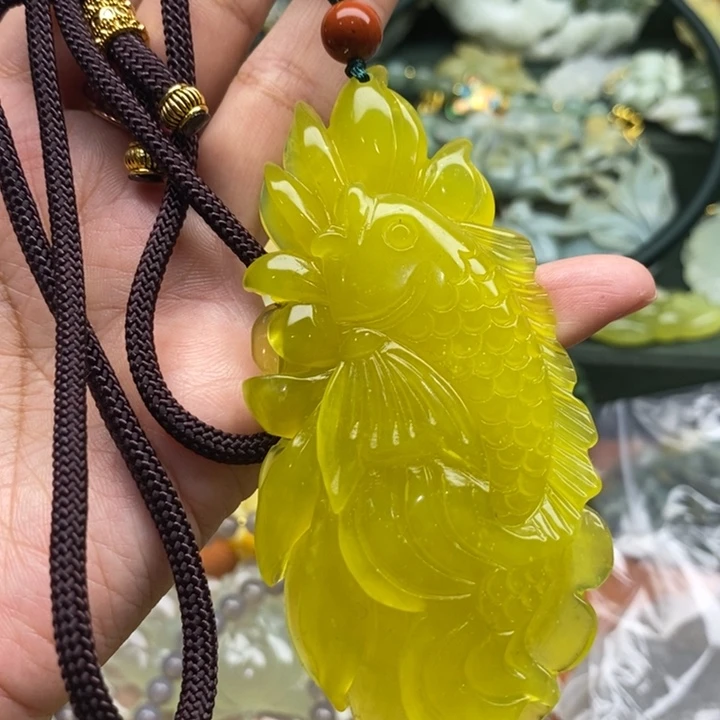 蛇纹石玉未镶嵌吊坠