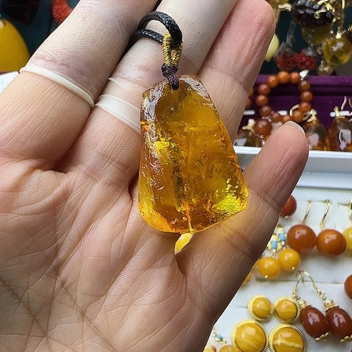 琥珀未镶嵌颈饰天然