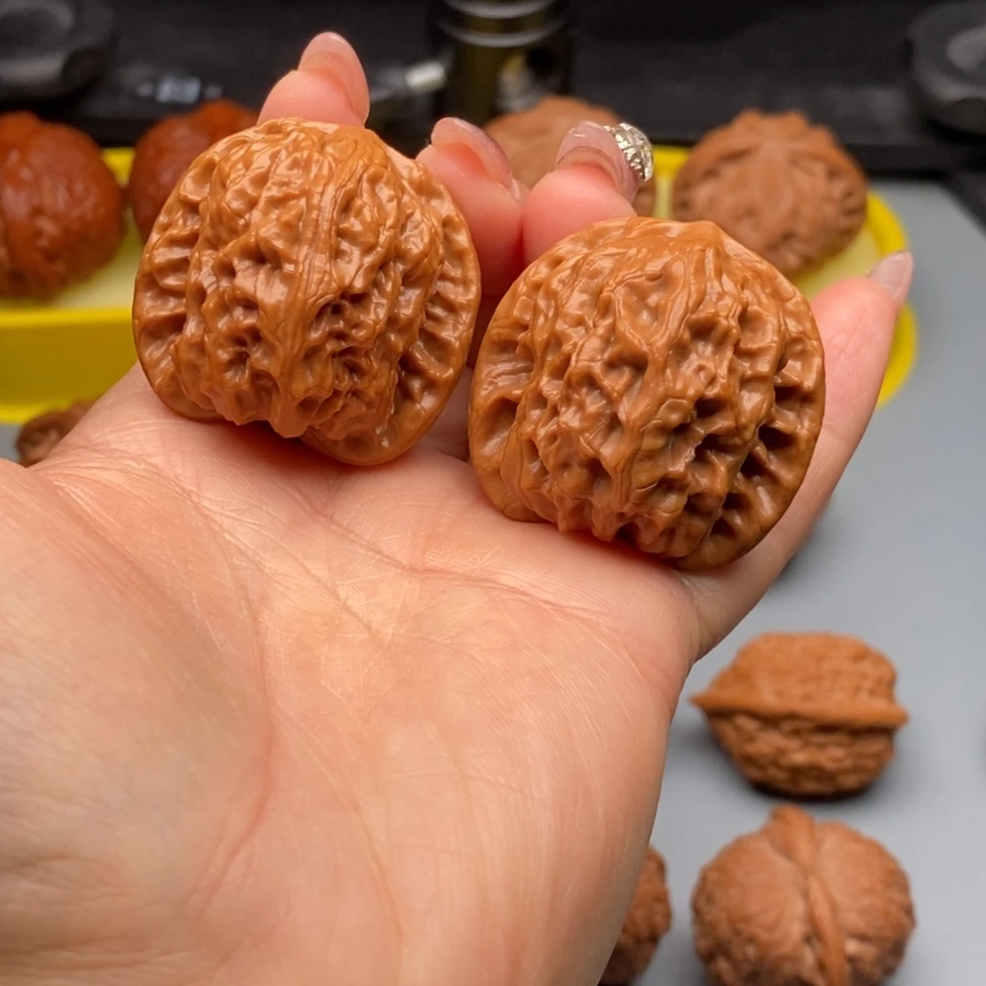 文玩核桃把件36野狼