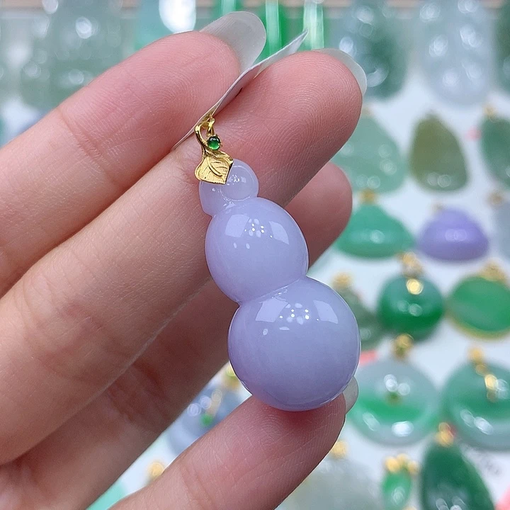 翡翠18K金镶嵌颈饰翡翠