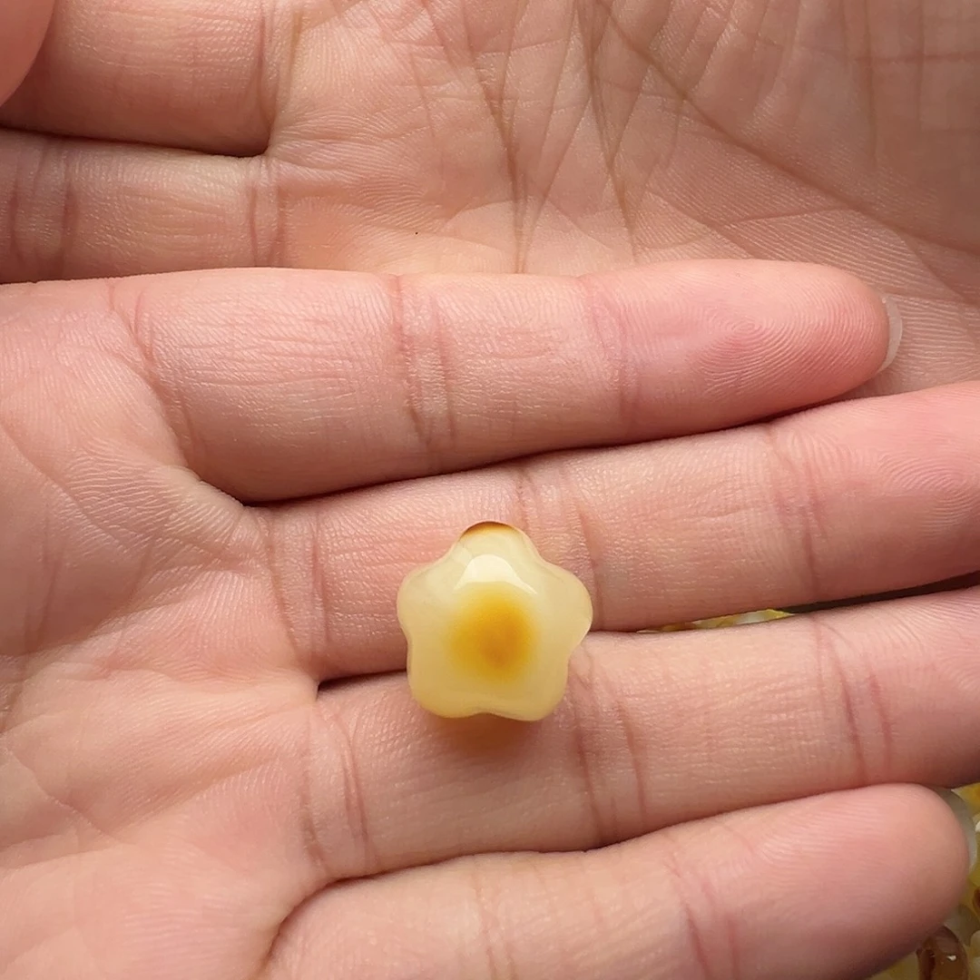 蜜蜡未镶嵌颈饰星星（打孔不退换）