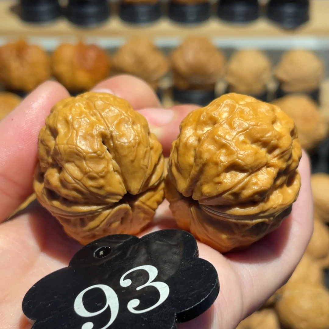 元宝帝王蟾核桃36。