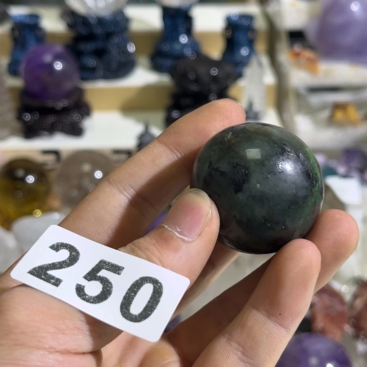 未镶嵌水晶大型摆件（非配饰）