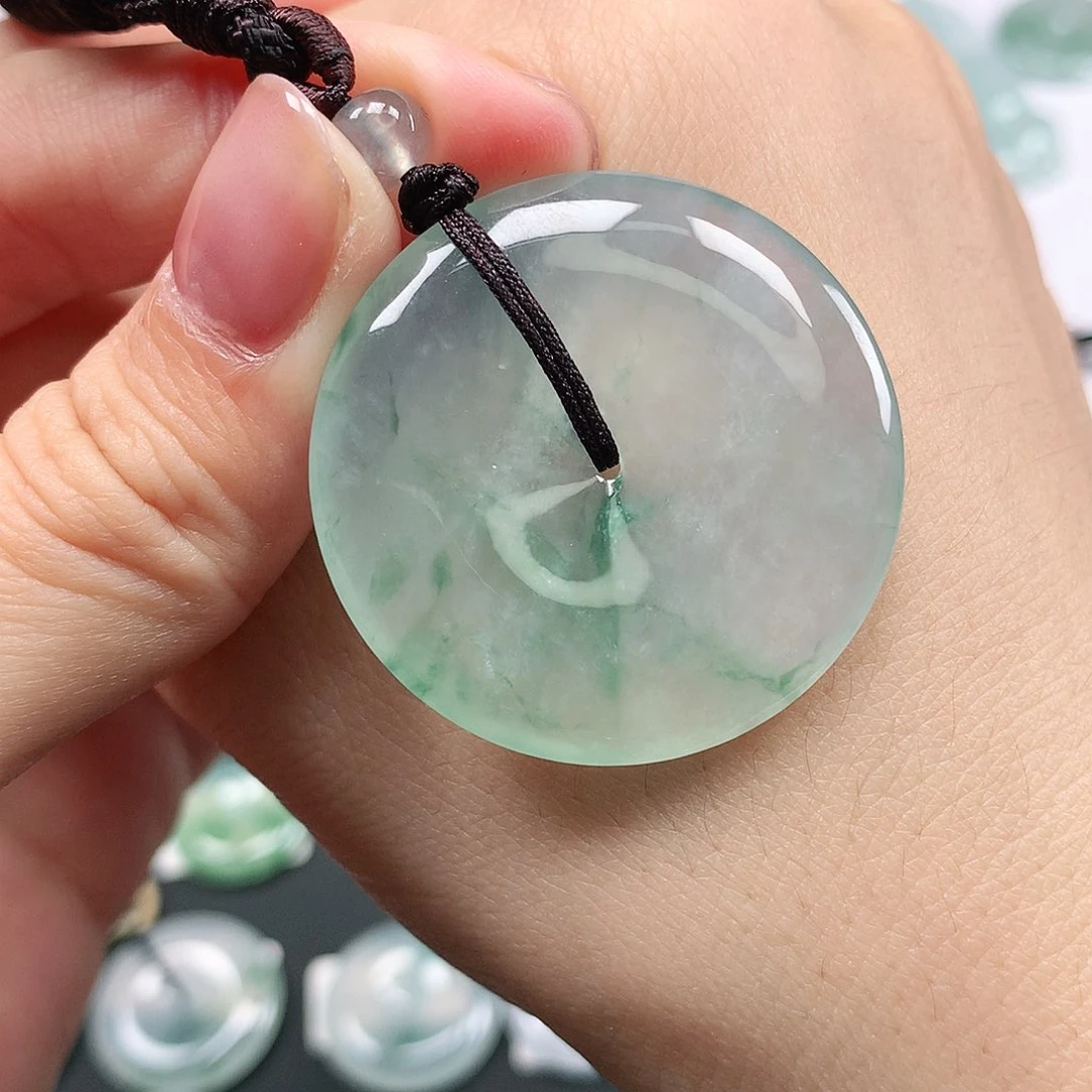 翡翠颈饰未镶嵌姚*娅平安