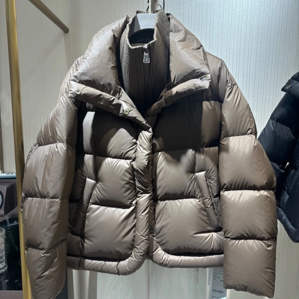 易尚服饰立领女长袖短款优雅小香风羽绒服冬季百搭情侣经典时尚