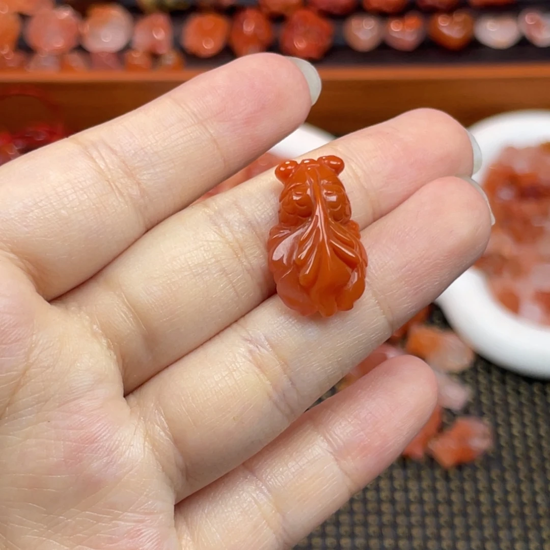 南红玛瑙未镶嵌配饰金鱼