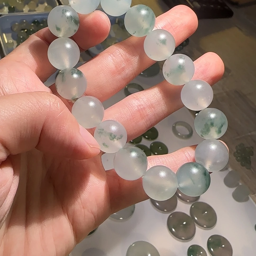 翡翠未镶嵌颈饰手串