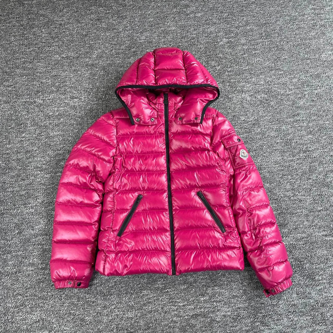 95新 蒙口 6946/Moncler 玫粉色logo贴饰连帽羽绒服外套/14码/95