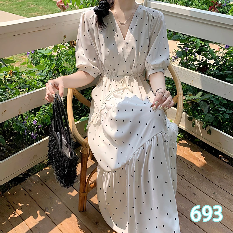 601-699米白色2025年秋冬连衣裙女新款夏天超显瘦的小裙子12.5直