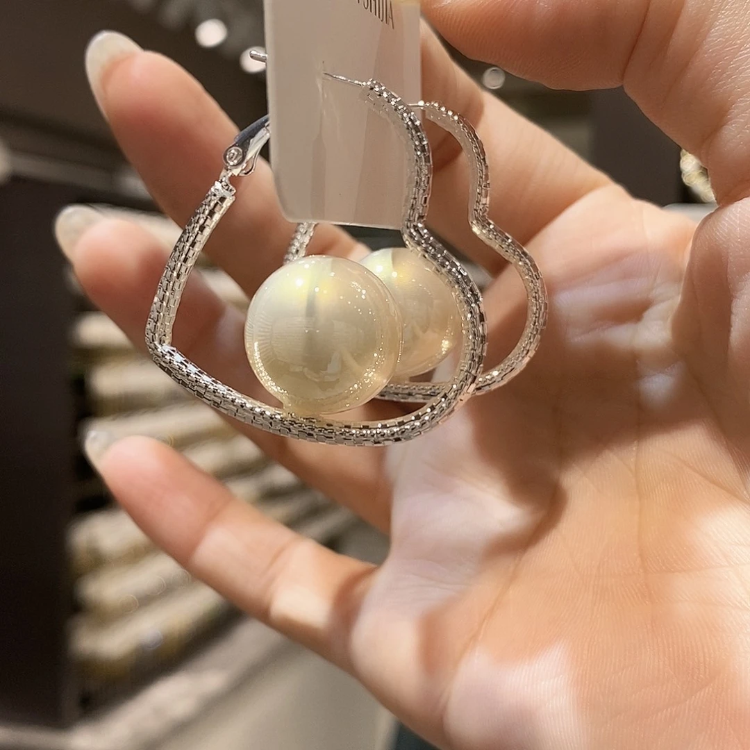 铜合金925银仿珍珠爱心耳扣珠珠银色