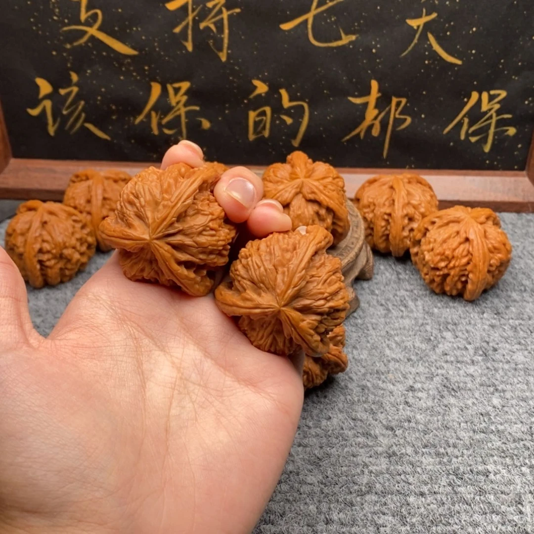 【闪购商品】吊坠文玩核桃一****她