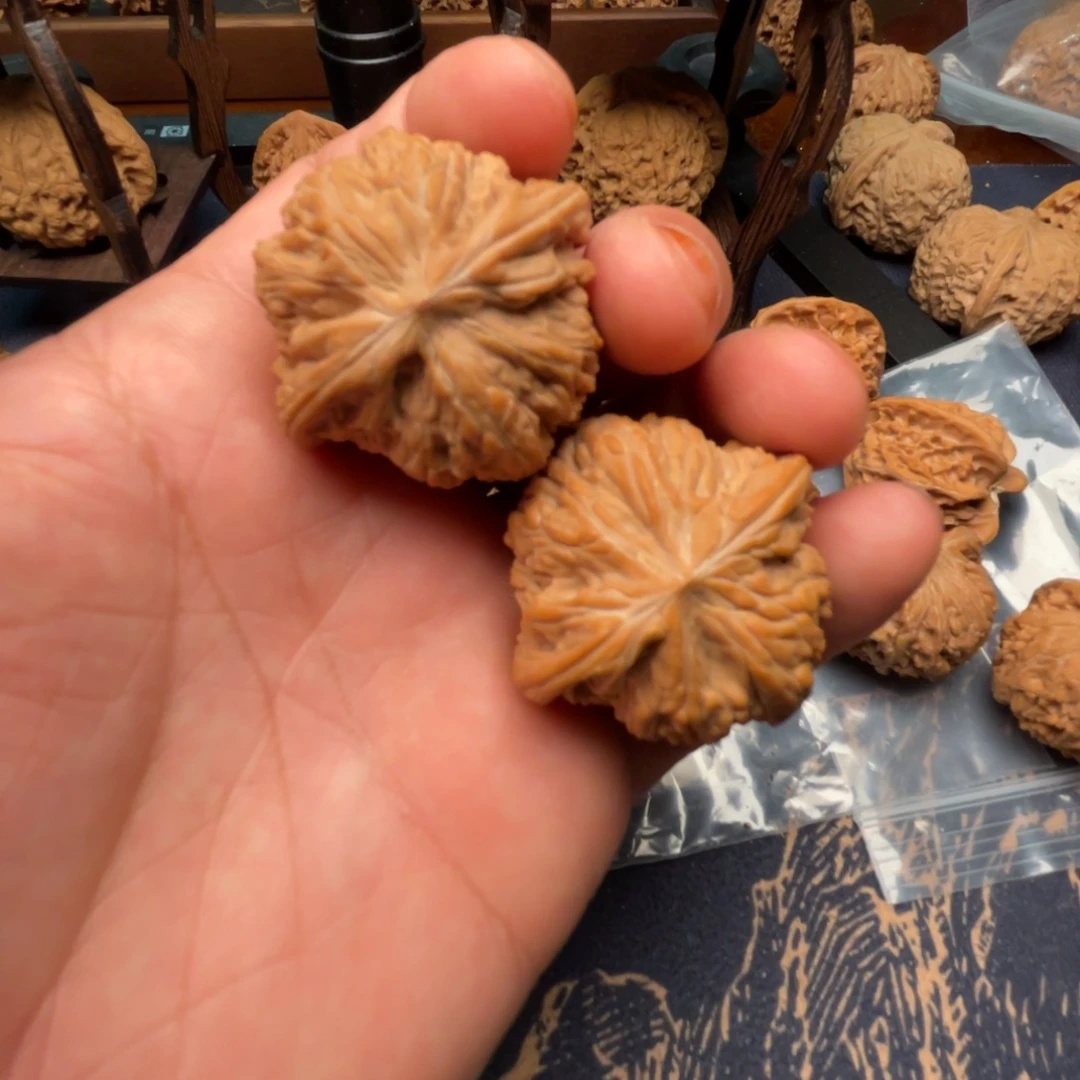 文玩核桃吊坠磨盘