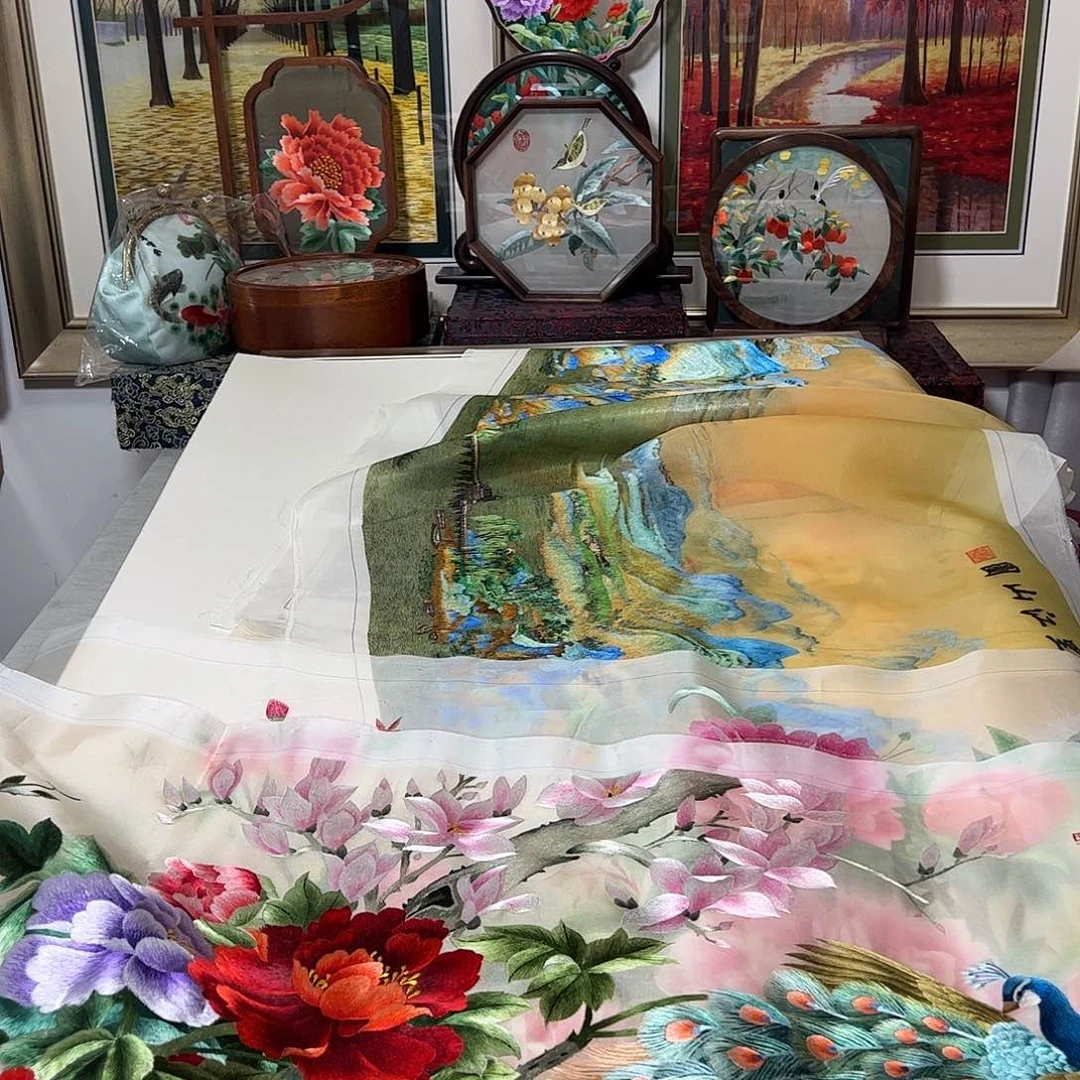 刺绣小****娘纯手工刺绣画