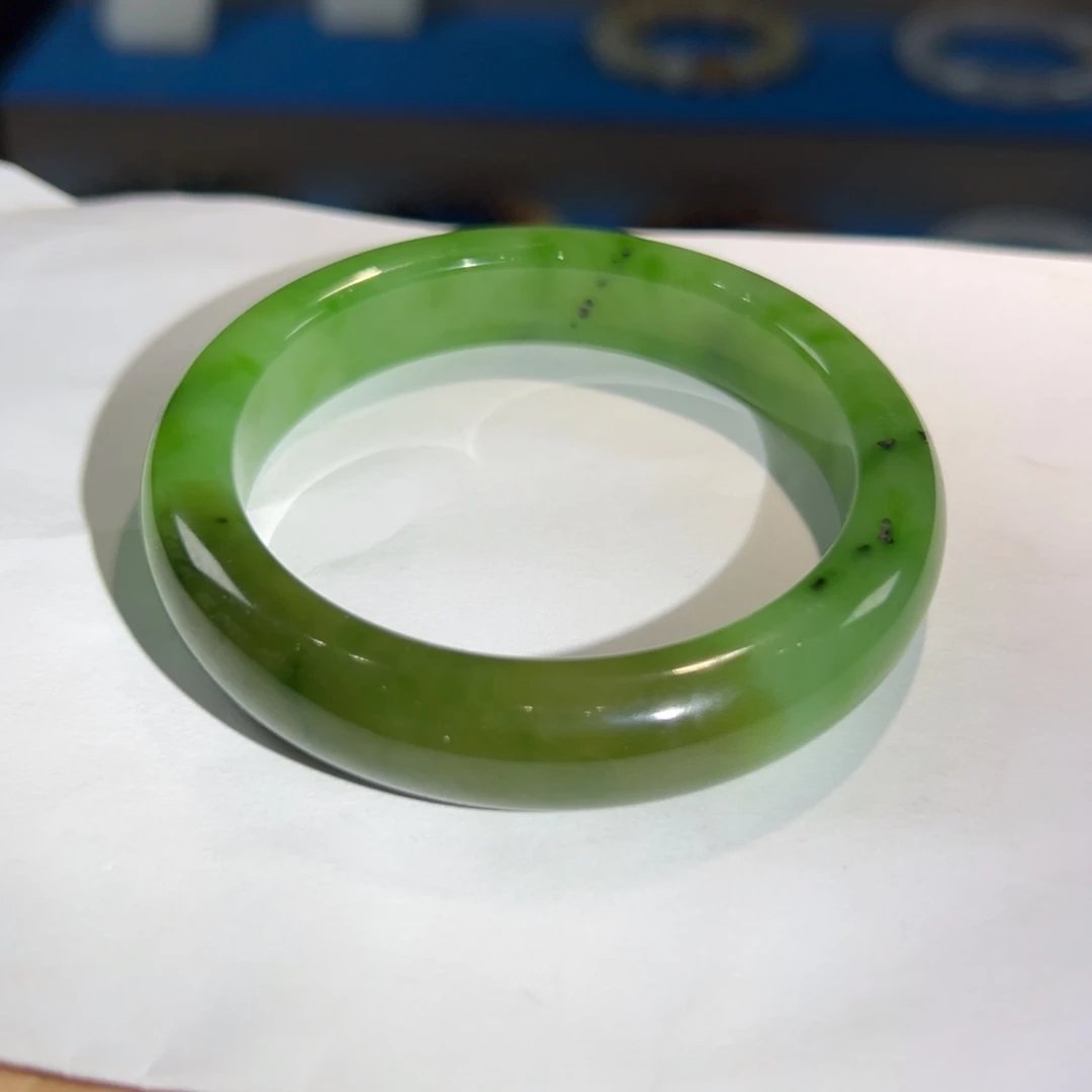 和田玉未镶嵌手镯-苹果绿猕猴桃正装
