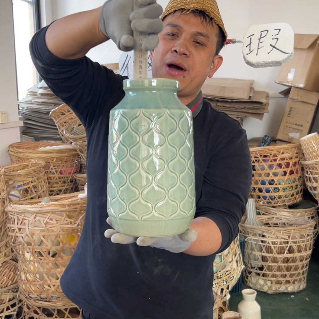 摆件76 号高中低温陶瓷工艺瓶（部分微瑕）