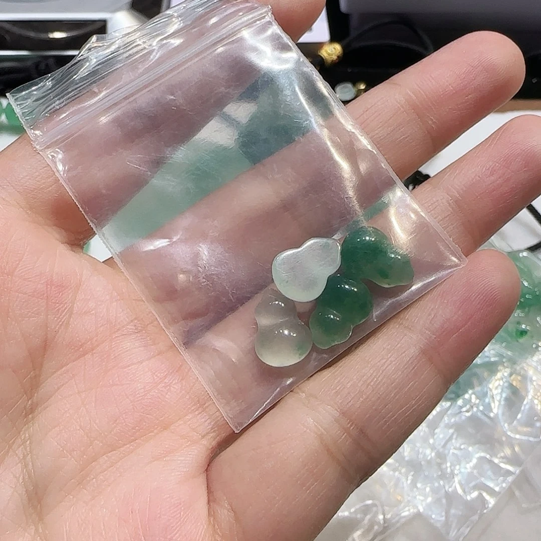 石英质玉颈饰未镶嵌昌****场