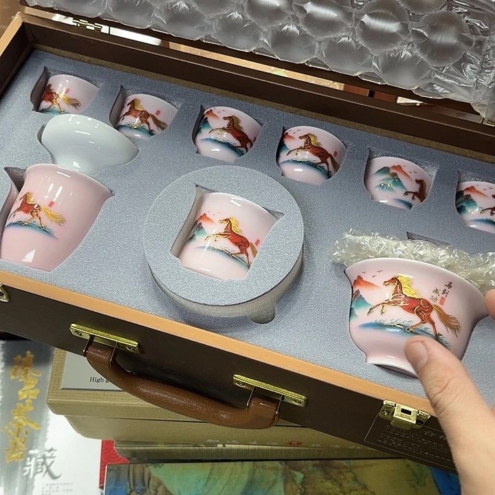 孤品茶具套装等。