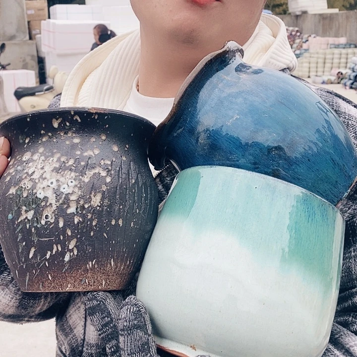 红陶瑕疵颜色不挑。介意别拍