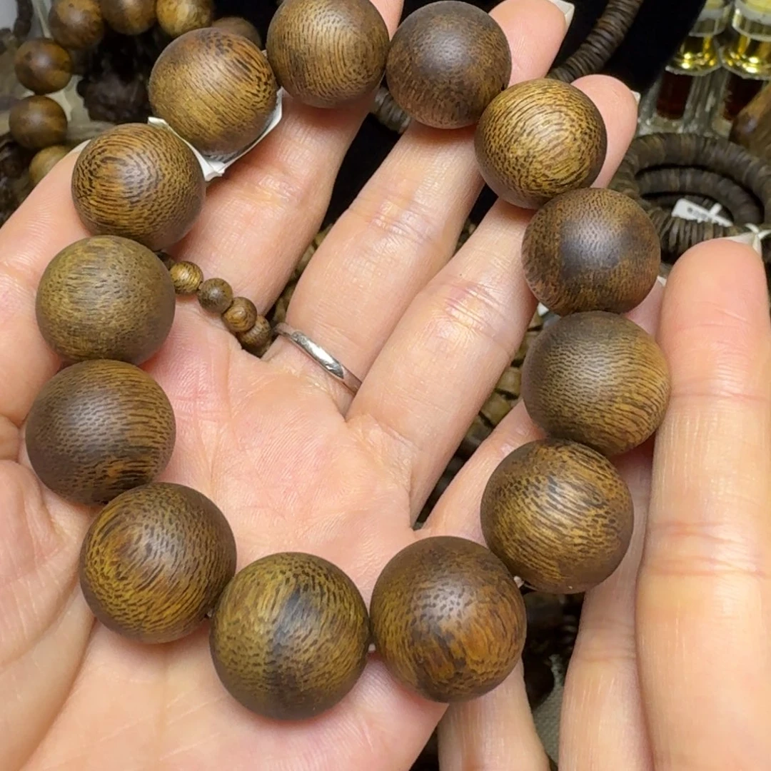 石***e沉香手串沉浮乌身卡1.8-32克多样性发货一条