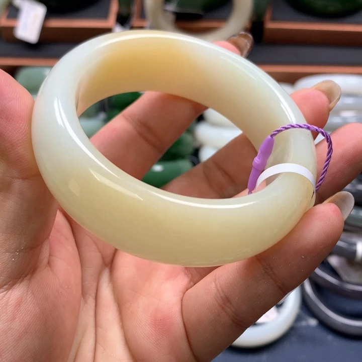 【闪购商品】未镶嵌手镯和田玉