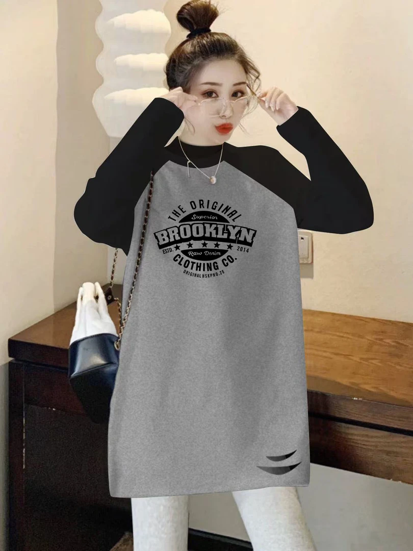 加厚宽松磨毛半高领春秋冬季新款搭配鲨鱼裤拼色长袖t恤女中长款