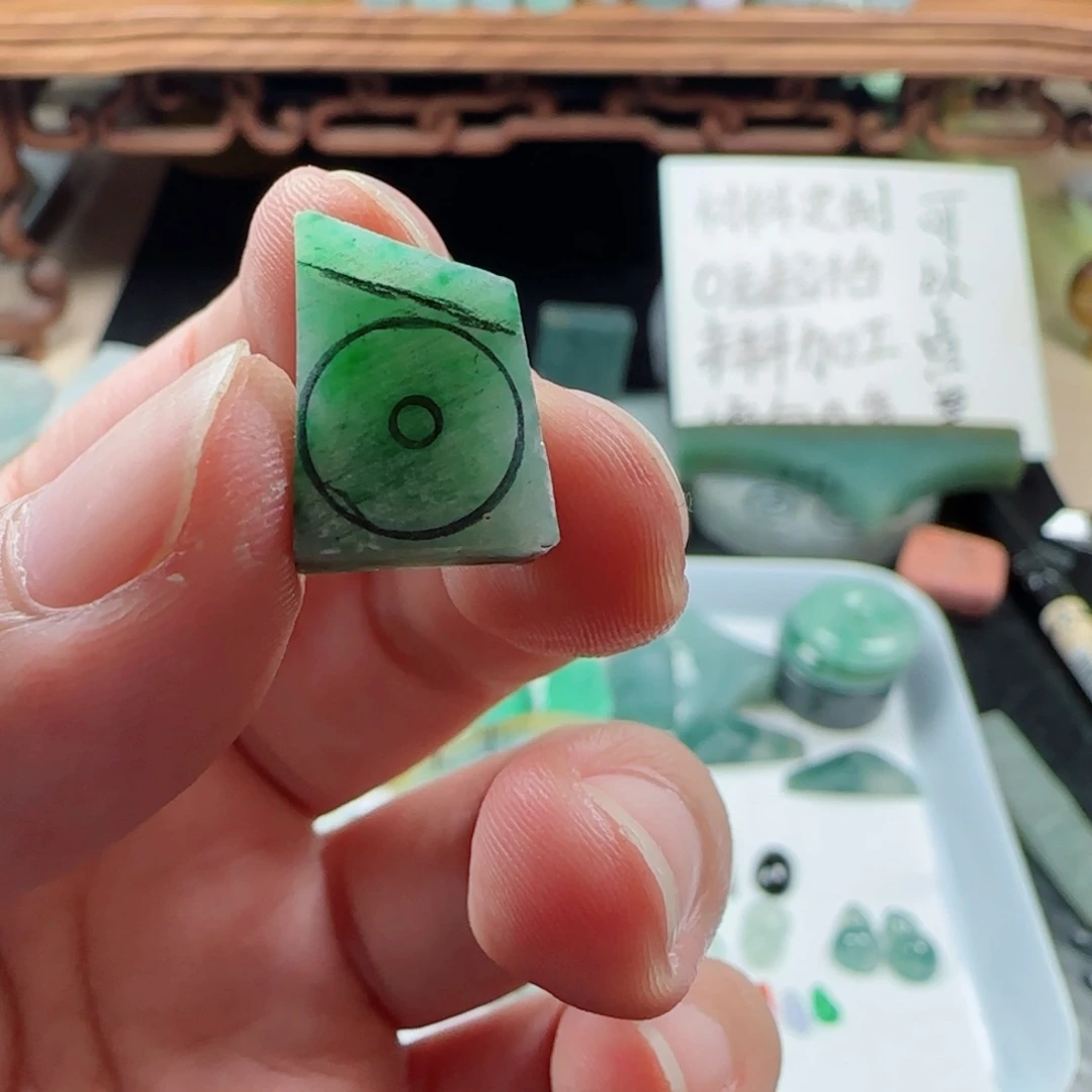 定制翡翠未镶嵌浮力材料