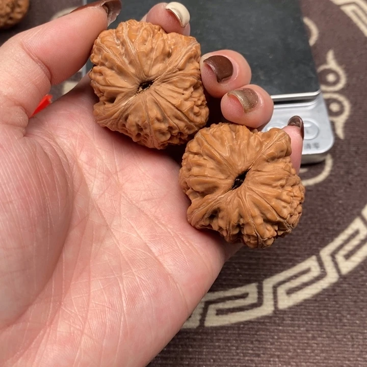 文玩核桃吊坠全品元宝