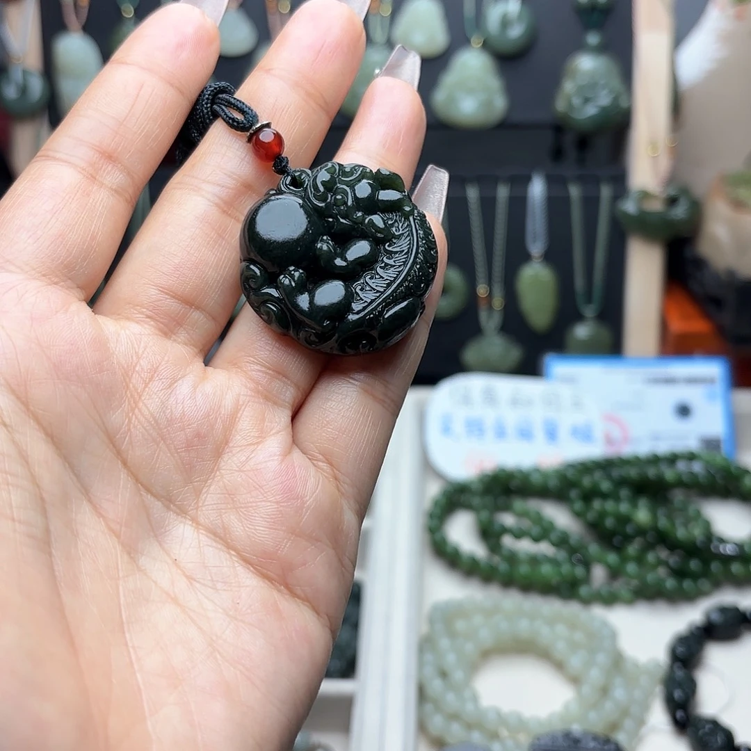 和田玉未镶嵌颈饰