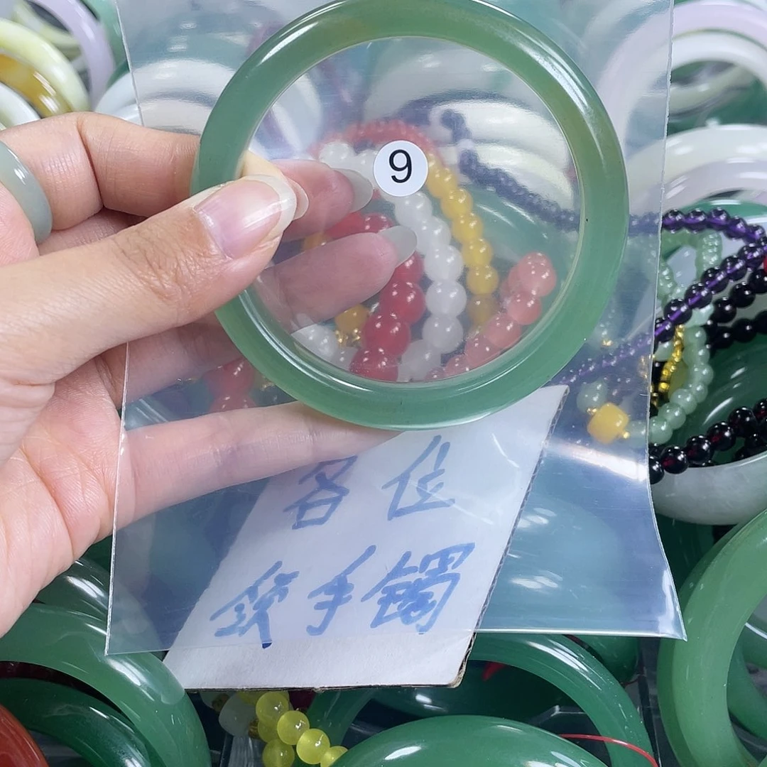 【闪购商品】石英质玉手镯未镶嵌62