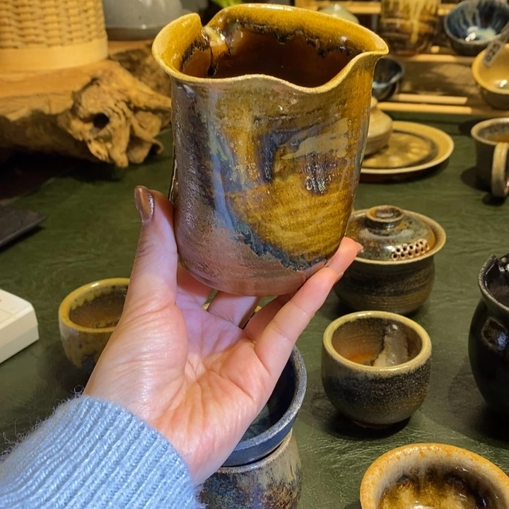 云南建水紫陶，古法柴烧