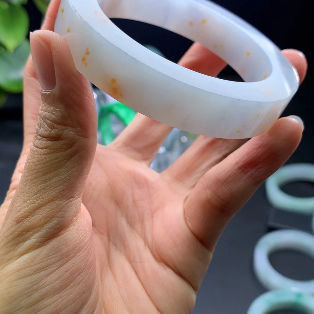 定制翡翠手镯未镶嵌发***虫