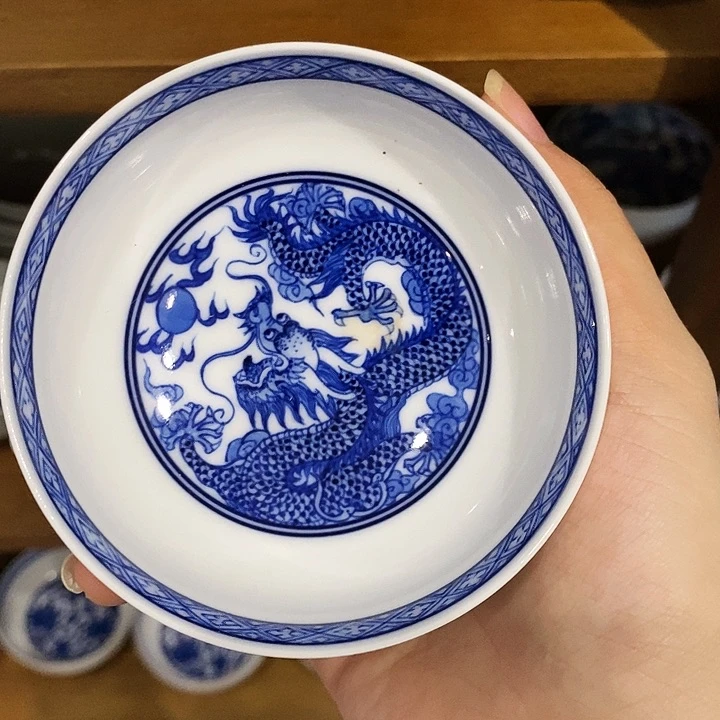 摆件青花笔锋浓转淡