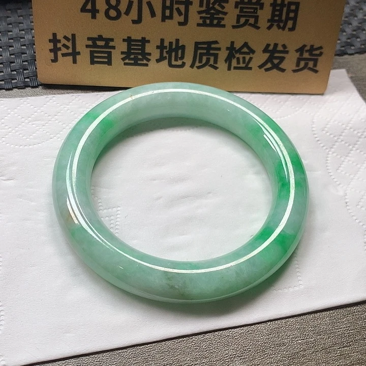 颈饰未镶嵌翡翠54圆条 有瑕疵