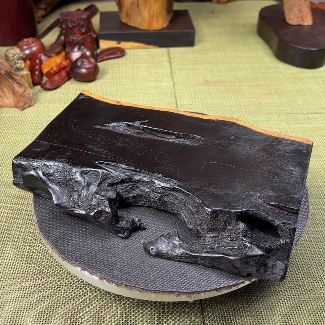 大果紫檀（缅甸花梨）泉*石