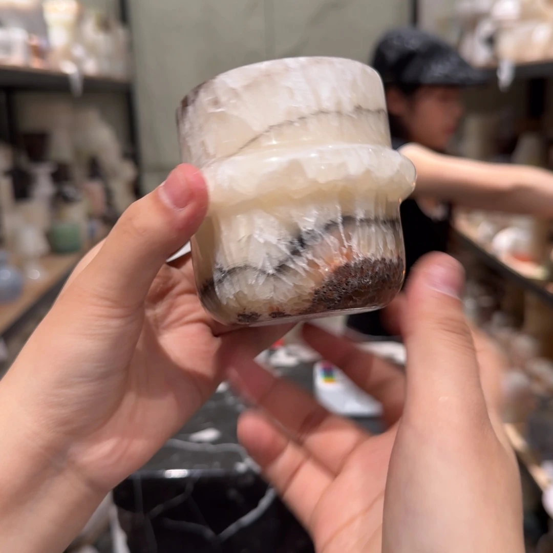 大理石R31。 关机。