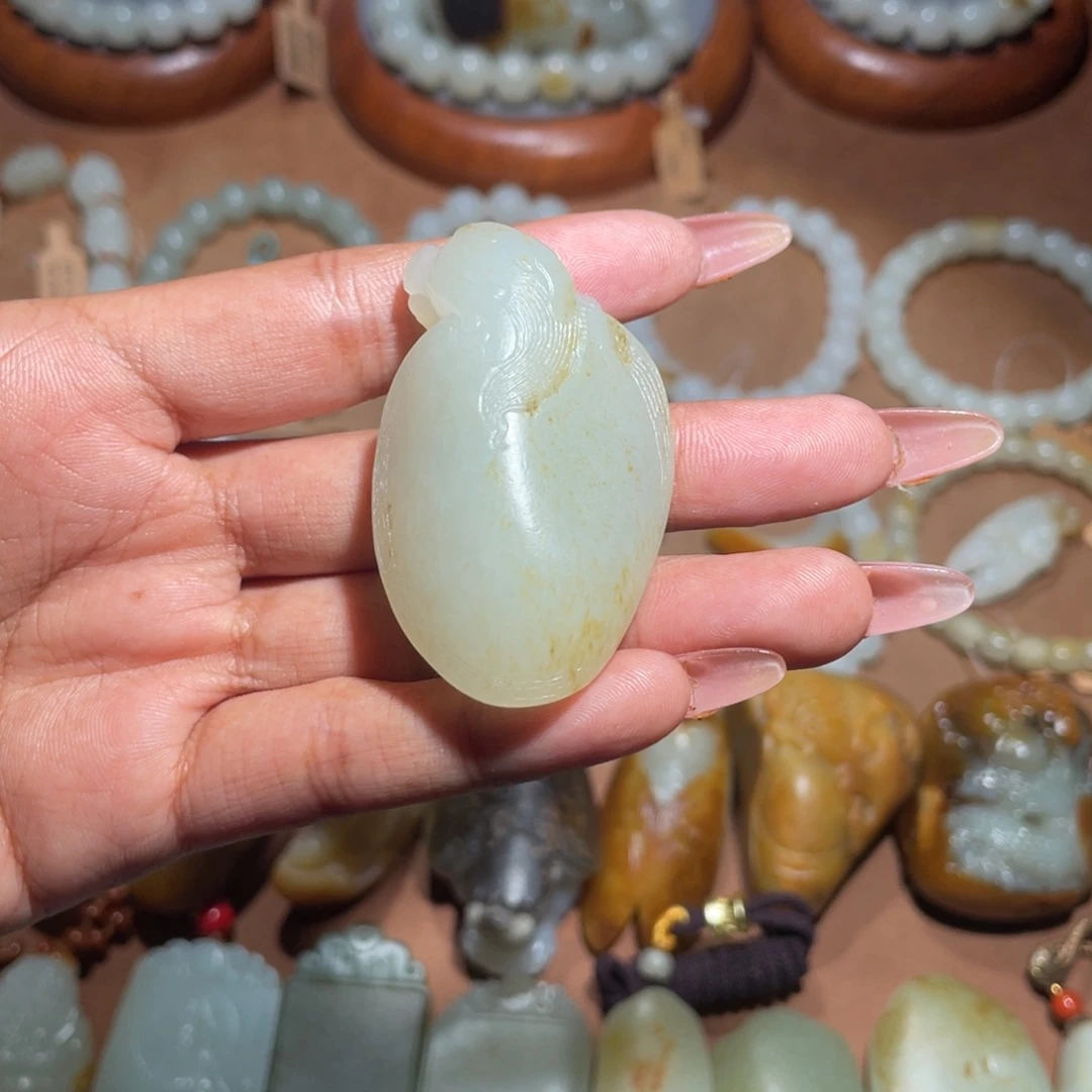 缕***织和田玉未镶嵌挂件