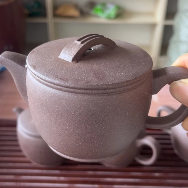 紫砂茶壶胡*大水潭紫泥汗瓦，盖子大了一圈