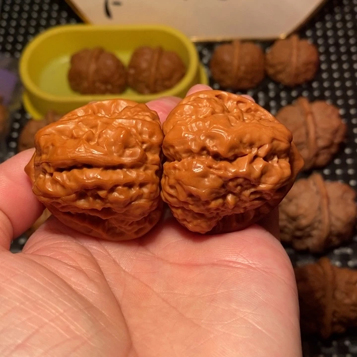 文玩核桃把件四开八腿三角暴力箭毒蛙王