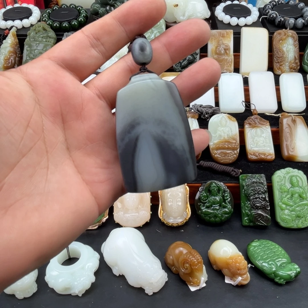 和田玉未镶嵌挂件