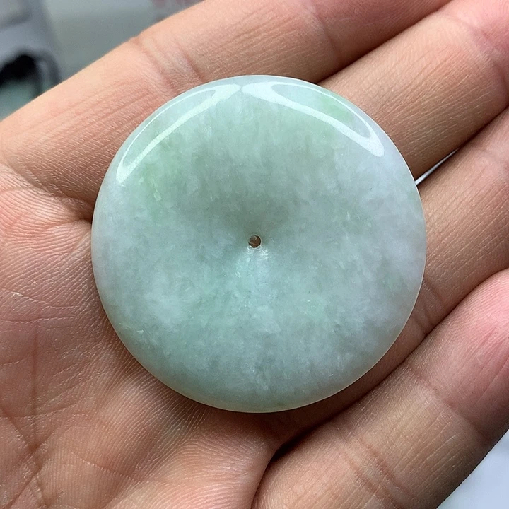 翡翠吊坠(赠链)未镶嵌見**齐