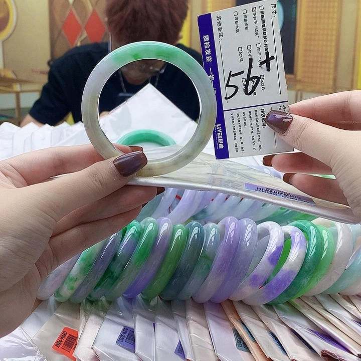 翡翠未镶嵌手镯qw