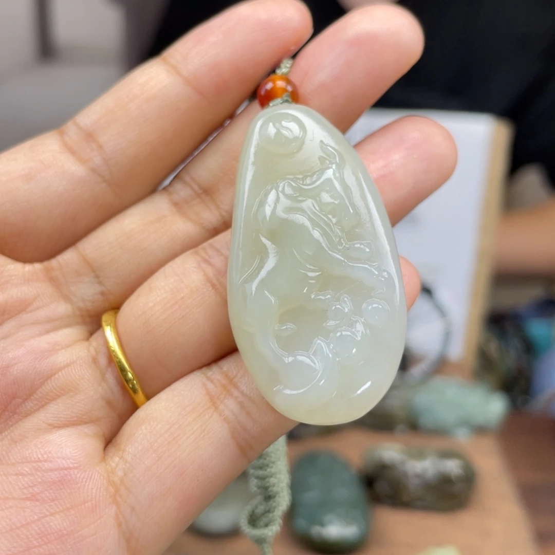 和田玉未镶嵌颈饰