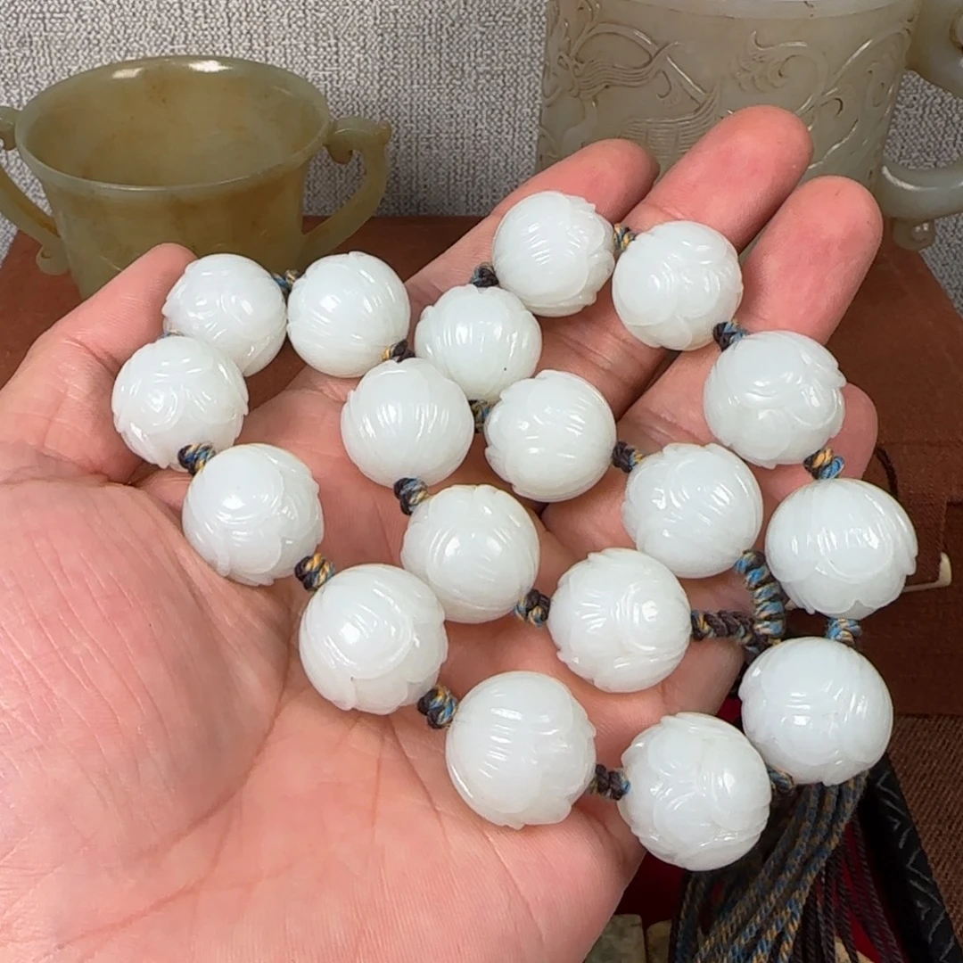 x****非常精美的脖挂件